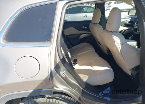 2017 Jeep Cherokee Latitude Fwd из США, поврежденный, VIN 1C4PJLCB6HW603246